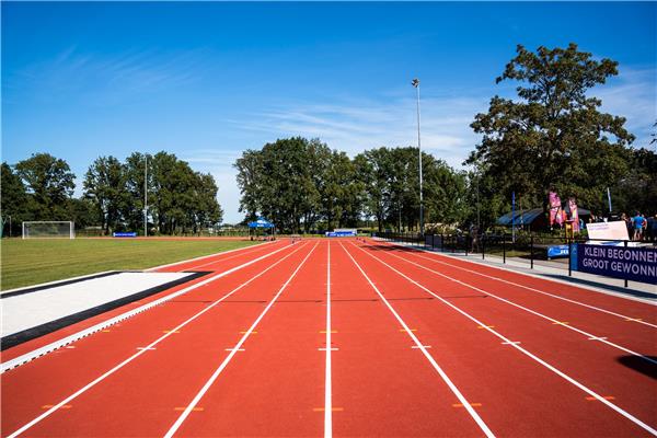 Aménagement piste d'athlétisme en PU - Sportinfrabouw NV